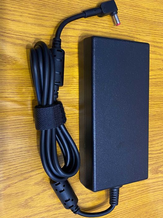 Блок питания для ноутбука  Acer 19.5V 9.23A 135 W 5.5*1.7 Slim