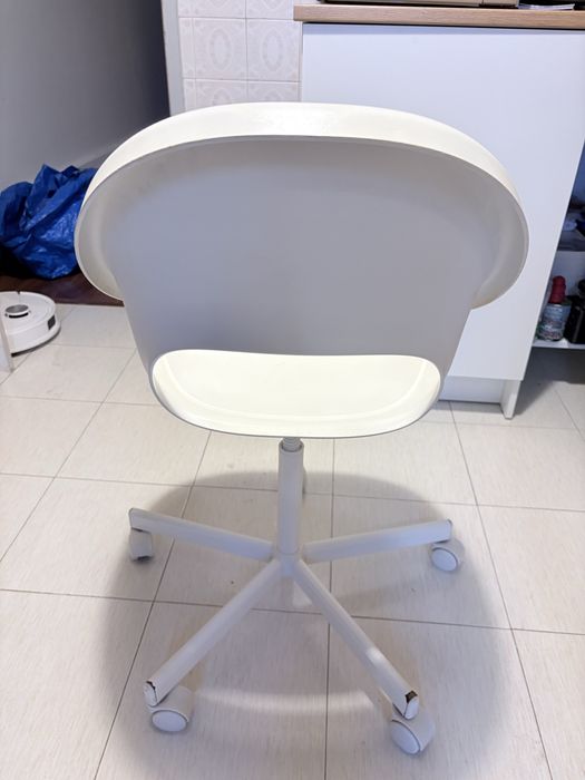 Cadeira ikea com rodas