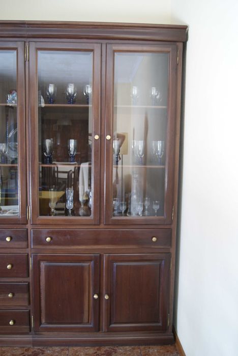 Móvel de Sala em madeira de Mogno