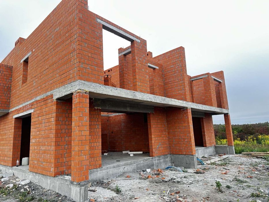 Продам житловий будинок (1/2 праву частину дуплексу) в с.Кам'янопілля (біля окружної дороги) біля Львову