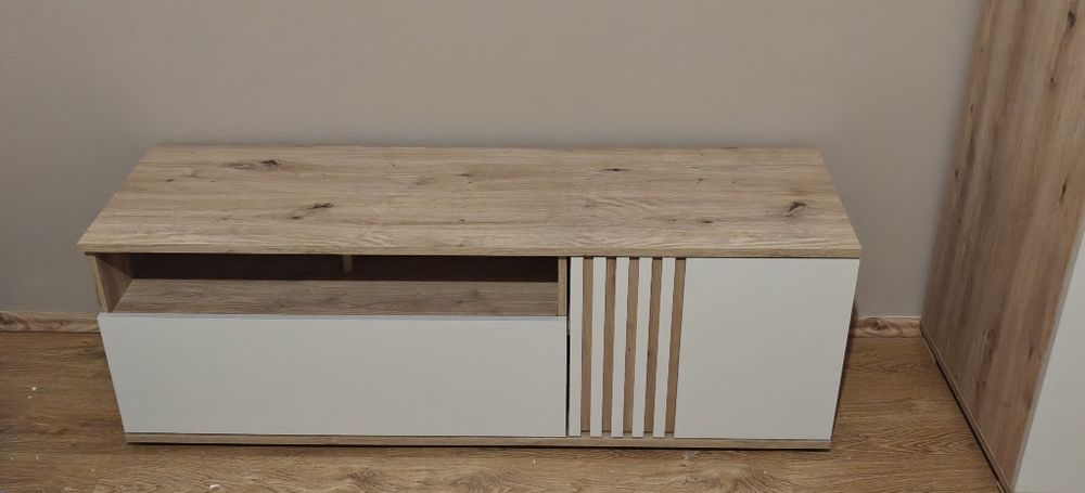 Montaż i skręcanie mebli w paczkach