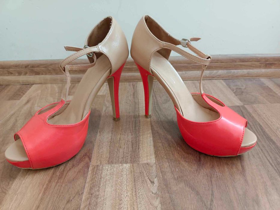 Buty damskie r. 39