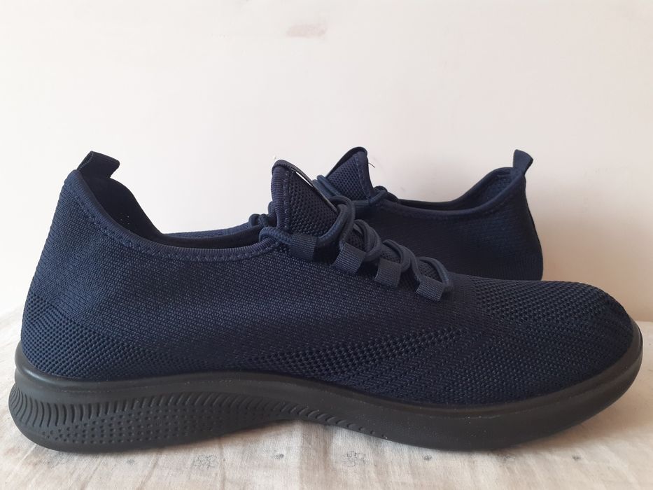 Абсолютно НОВЫЕ Легкие Мужские Кроссовки - Весна / Лето