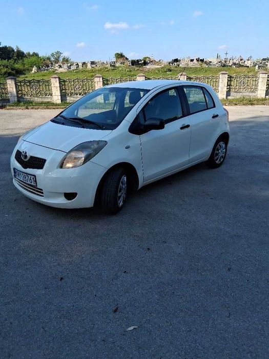 Toyota Yaris.   2008r   1.0