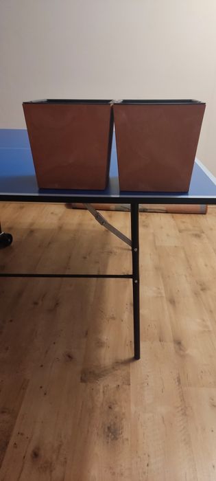 Dwie nowe doniczki prosterplast z wkładem