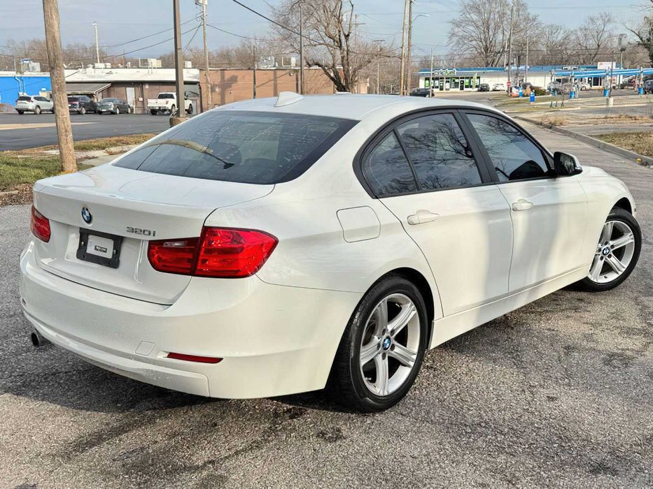 BMW 3 Series 320i      2015