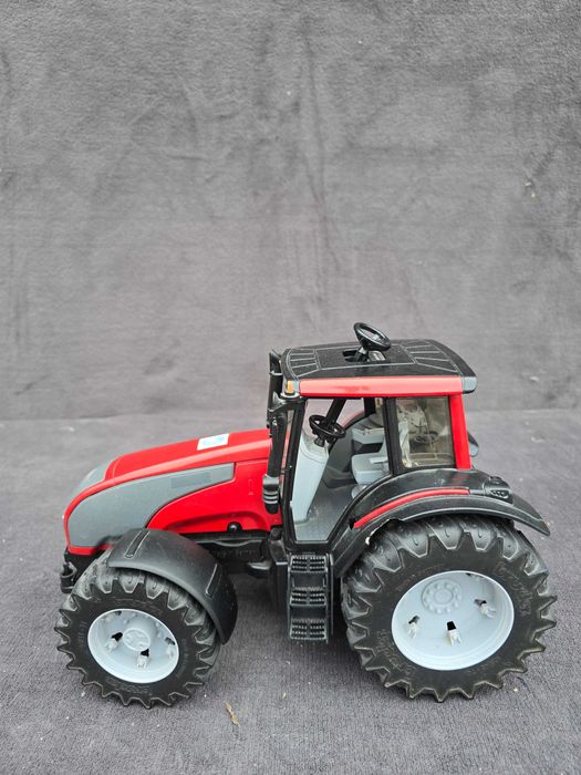 Bruder Valtra T 191