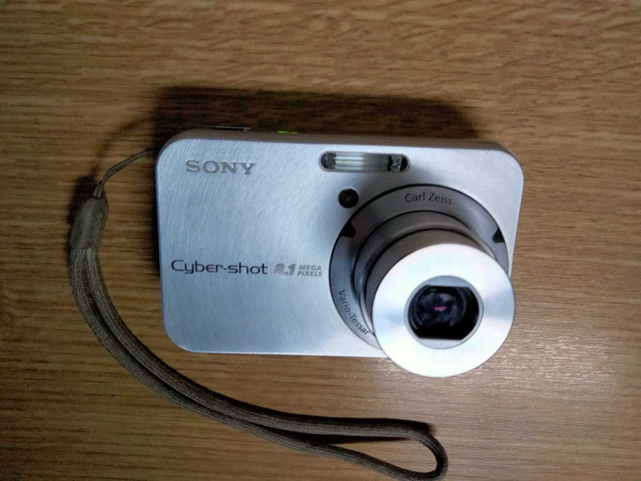 Sony Cyber-Shot N50 DSC 8.1 MP Camara digital