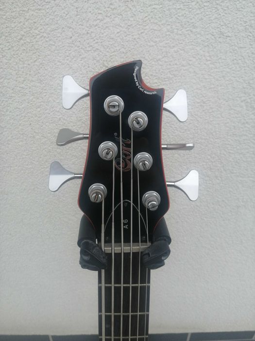 Cort A6. Gitara basowa sześciostrunowa.
