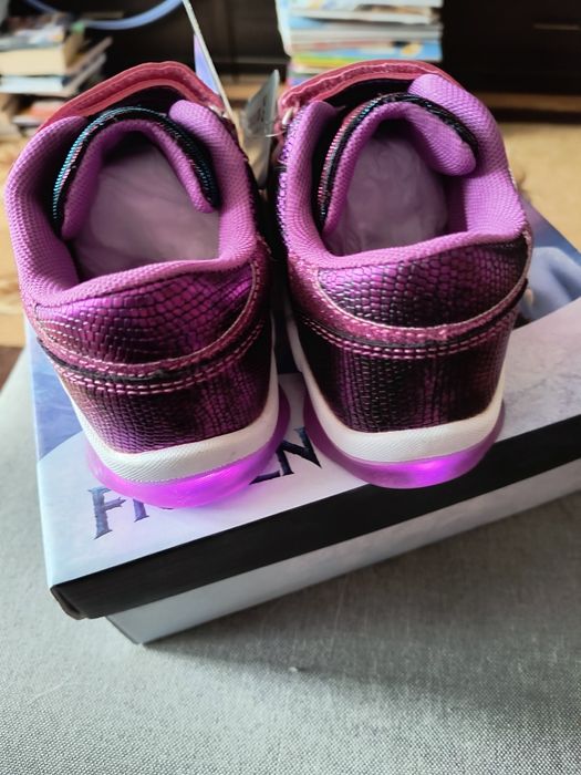 Przepiękne buty kraina lodu elsa Anna 29 nowe adidasy sportowe rzep