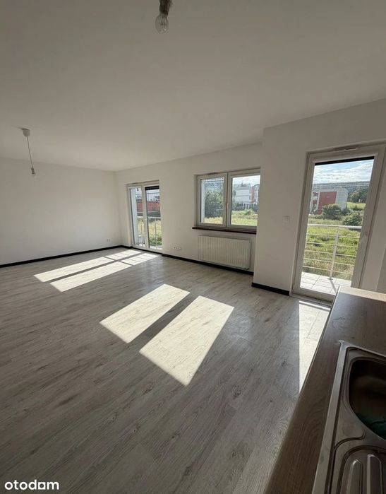 Bezczynszowy apartament w szeregowcu – komfort domu, wygoda mieszkania
