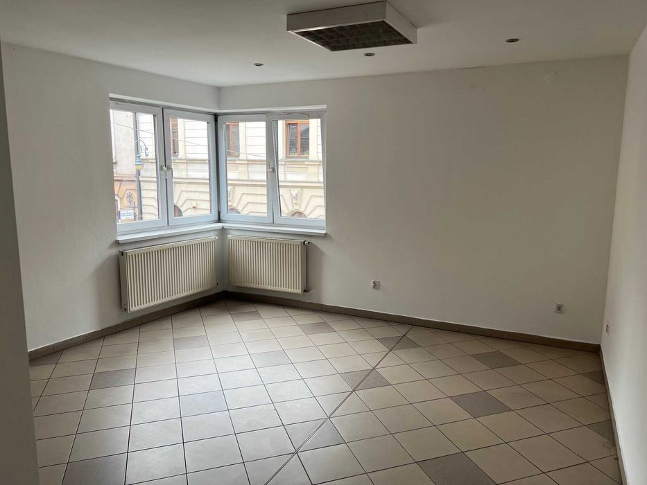 Lokal idealny na biuro, 4 pokoje ,30m od Rynku