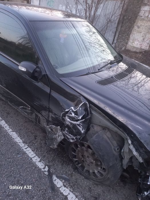 Продам Mercedes W211 после дтп