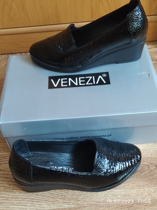 VENEZIA - półbuty na koturnie