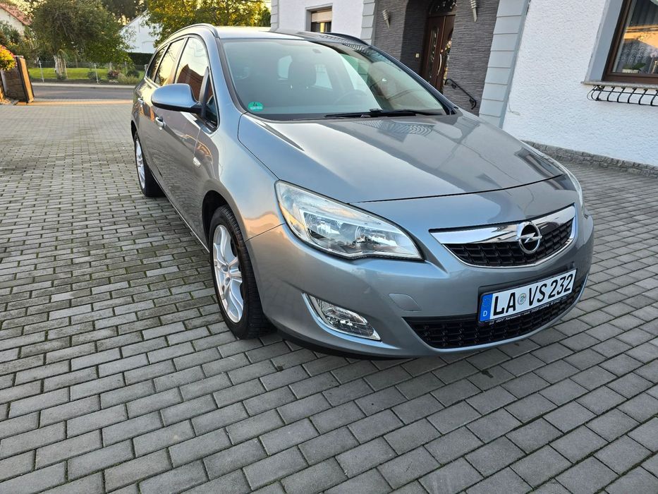 Opel Astra Opel Astra Sports Tourer J 1.7 CDTI  Top Stan, oplacona!