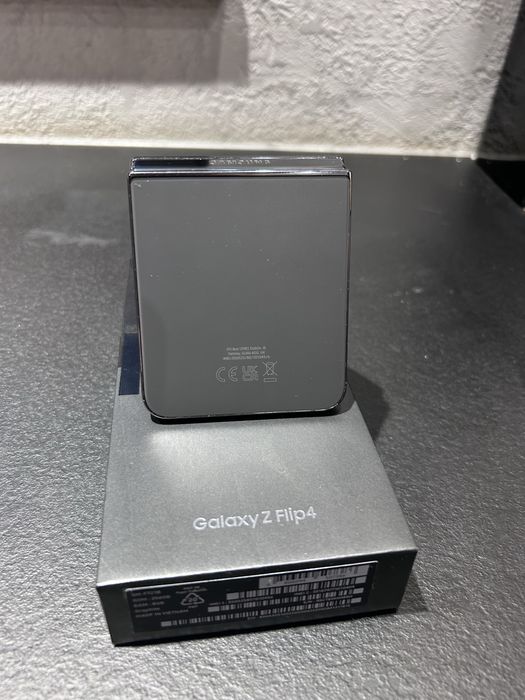 Samsung galaxy z Flip4