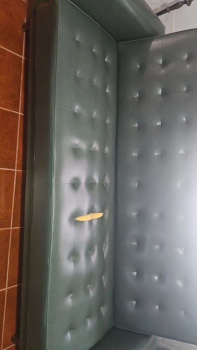 Sofá-cama 4 lugares em pele com arrumação
