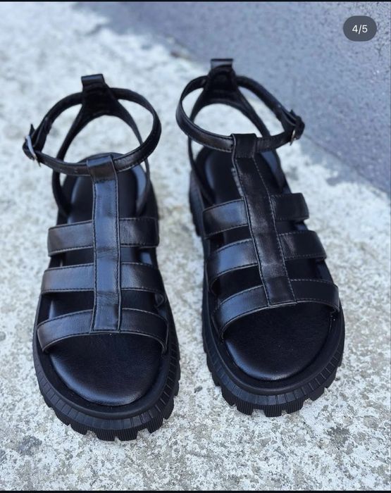 Босоніжки шкіряні