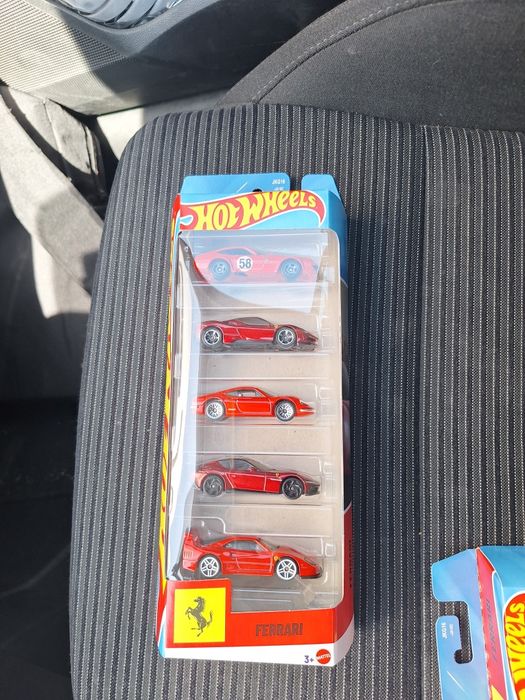 Ferrari & friends e + Ferraris