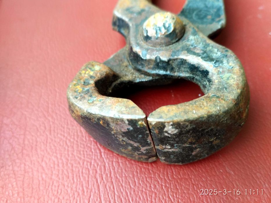 Клещи.кусачки.плоскогубцы времён СССР.