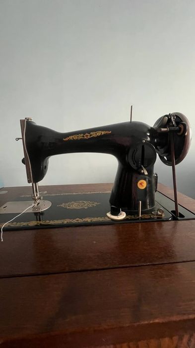 Швейна машинка (ножна)