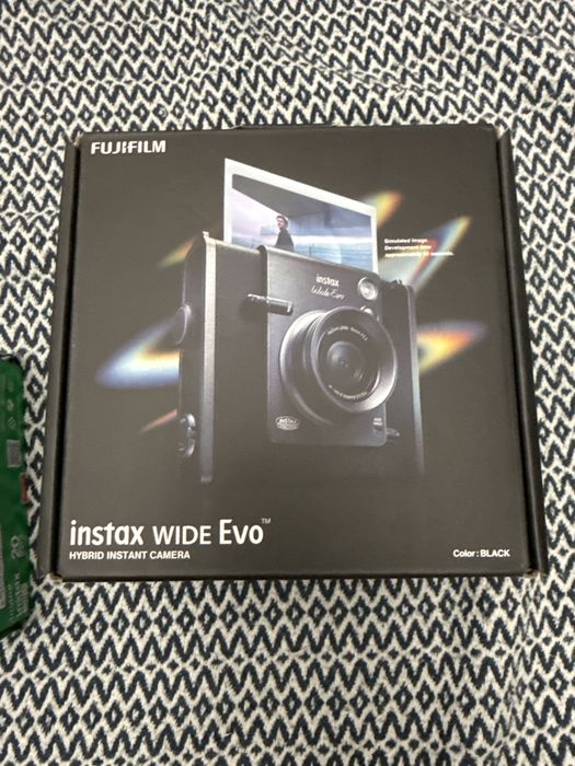 Фотокамера Fujifilm INSTAX Wide Evo Black