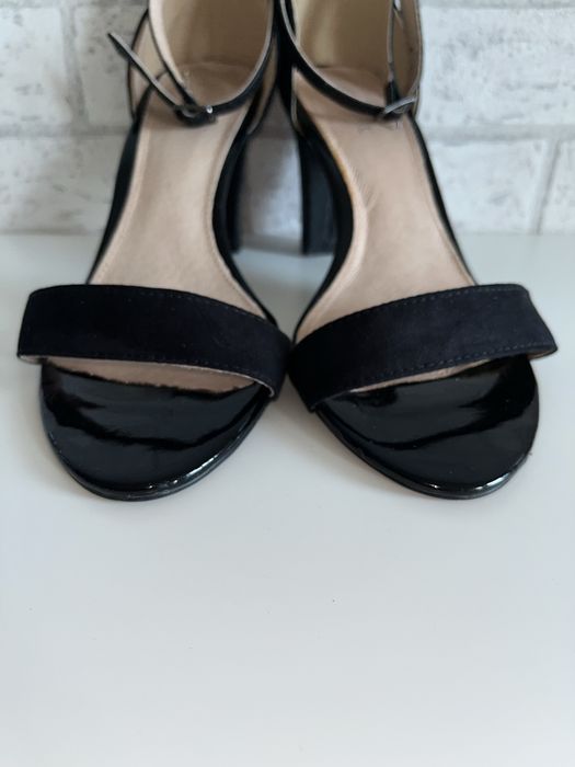 Buty/sandały na obcasie damskie NEXT 40