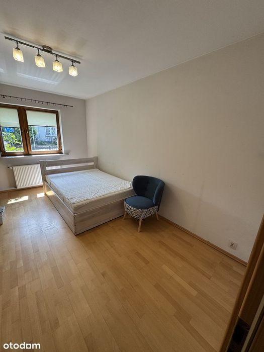Dom (140 + 80 m²), dwa niezależne lokale, gotowe do zamieszkania.