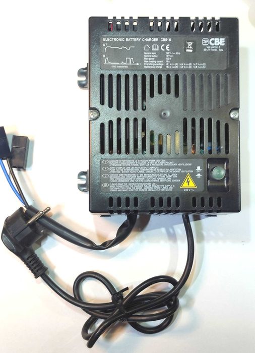 Carregador Automático de Baterias 12V CBE CB516 16A