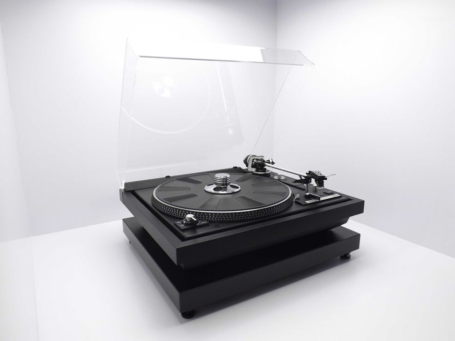 Nowa platforma podstawa pod gramofon na regulowanych kolcach