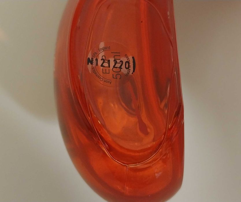 Парфумована вода Avon Love Inspires