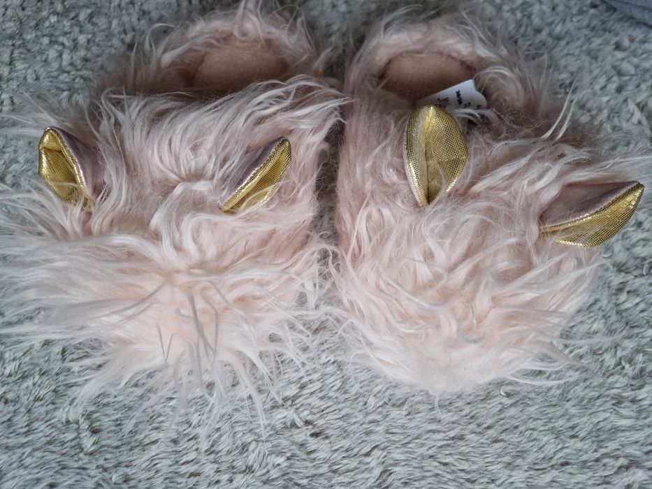 Nowe kapcie ciapy obuwie domowe