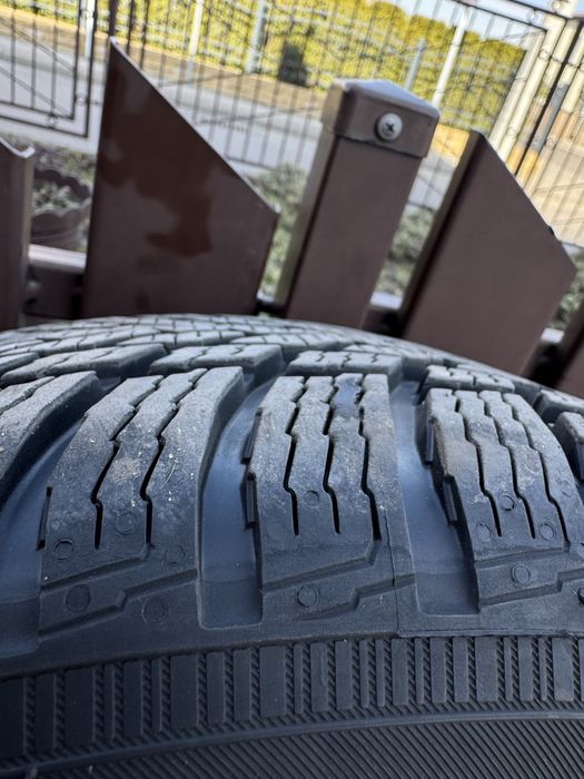 Felgi z  oponami NOKIAN zimowe 215/60/17