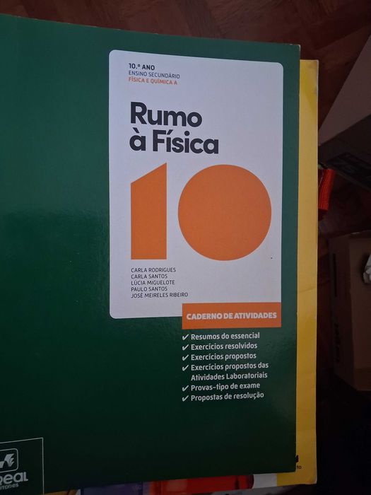 Livros escolares usados
