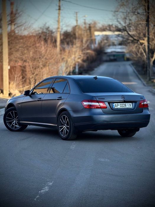 Mercedes-Benz E 200 (W212)
