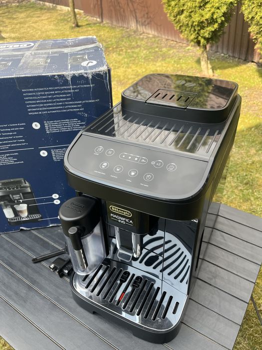Автоматична кавомашина Delonghi Magnifica EVO 2024 рік  із Німеччини