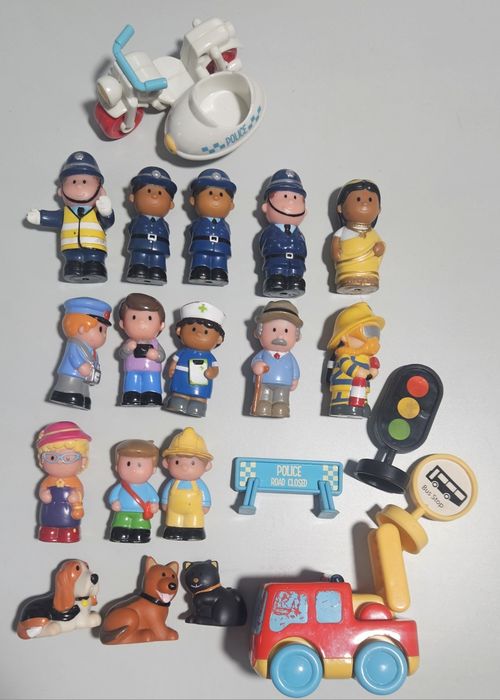 Великий ігровий набір elc happyland: автобус, поліцейський участок, пожарний ангар та фігурки
