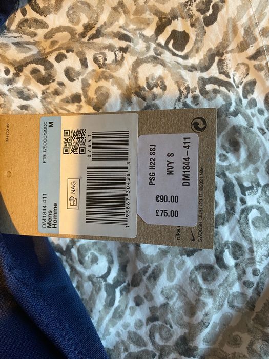 Спортивная футболка