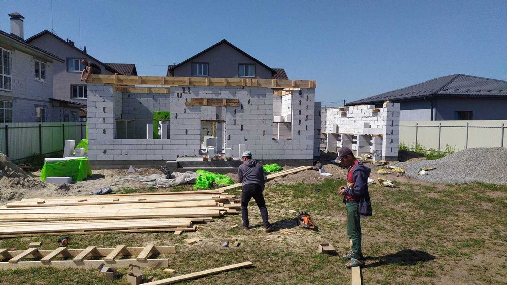 Будівельники. Будуємо будинки, підвали, тераси.