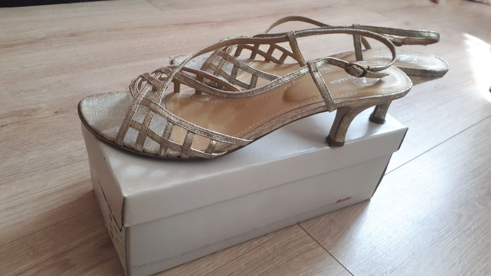 Damskie sandałki marki Bata w kolorze złotym,,rozmiar 41