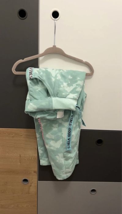 Komplet bluza i spodnie 3/4 coccodrillo - 158