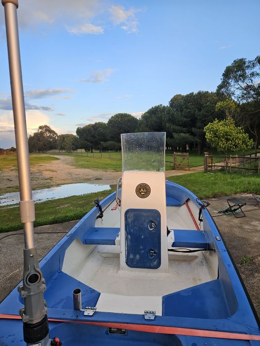 Vendo barco ockelbo 4,15m com motor Honda de 8cv e atrelado!