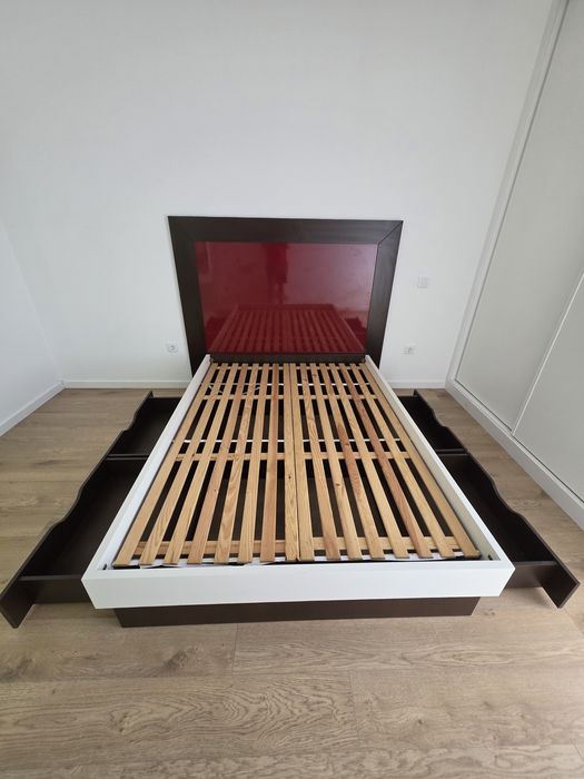 Cama de Casal 140x190 com Arrumação – Excelente Estado