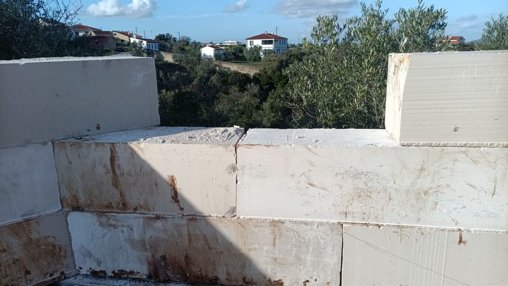 Muros de blocos de pedra rústica