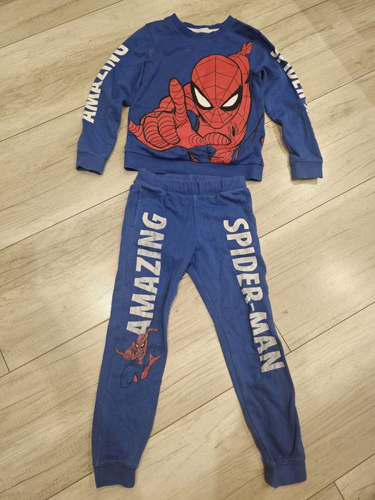 Dres H&M Marvel 134/140 Spider Man