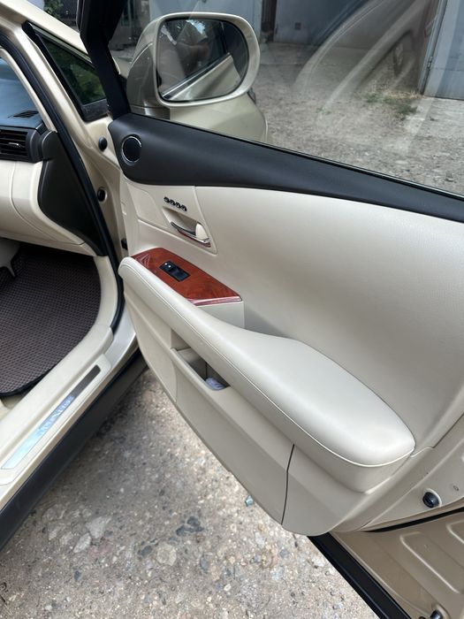 Lexus RX450h весь обслужен обмен на Tesla