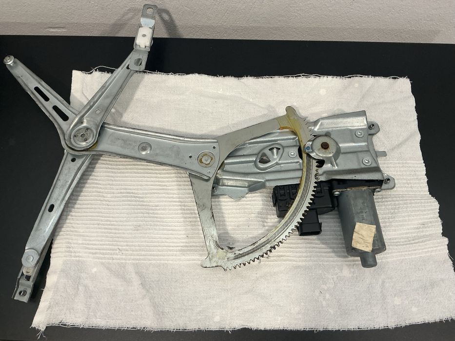 ELEVADOR FRENTE DIREITO OPEL ASTRA H GTC 3P ANO 2008