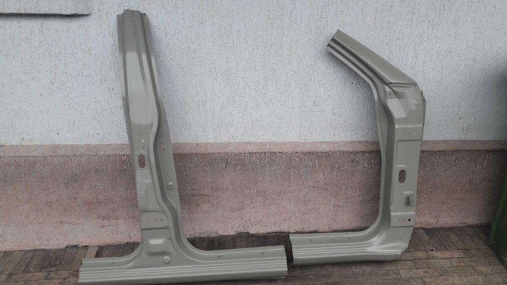 MITSUBISHI Pajero Sport 2010 центальная стойка и передний порог правая