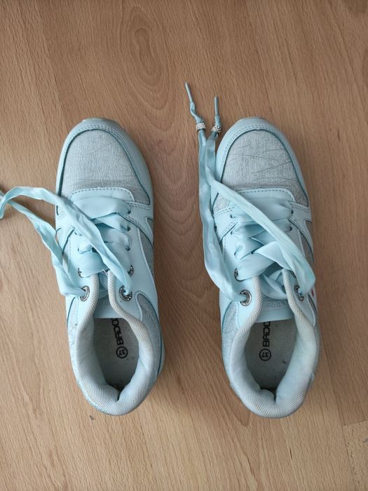 Buty damskie sportowe