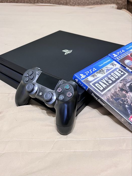 Идеальная PlayStation 4 Pro CUH-7216B 1Tb SSD+2 диска